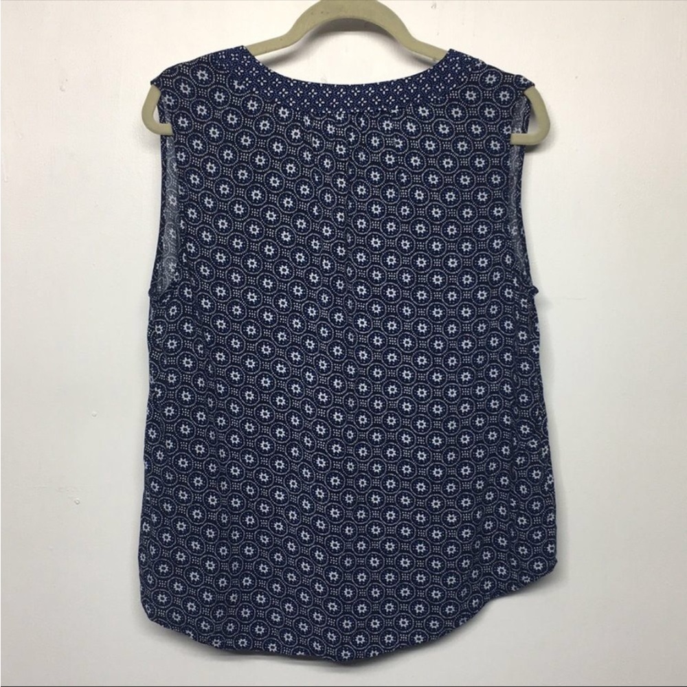 Old Navy sleeveless top - Picture 2 of 6